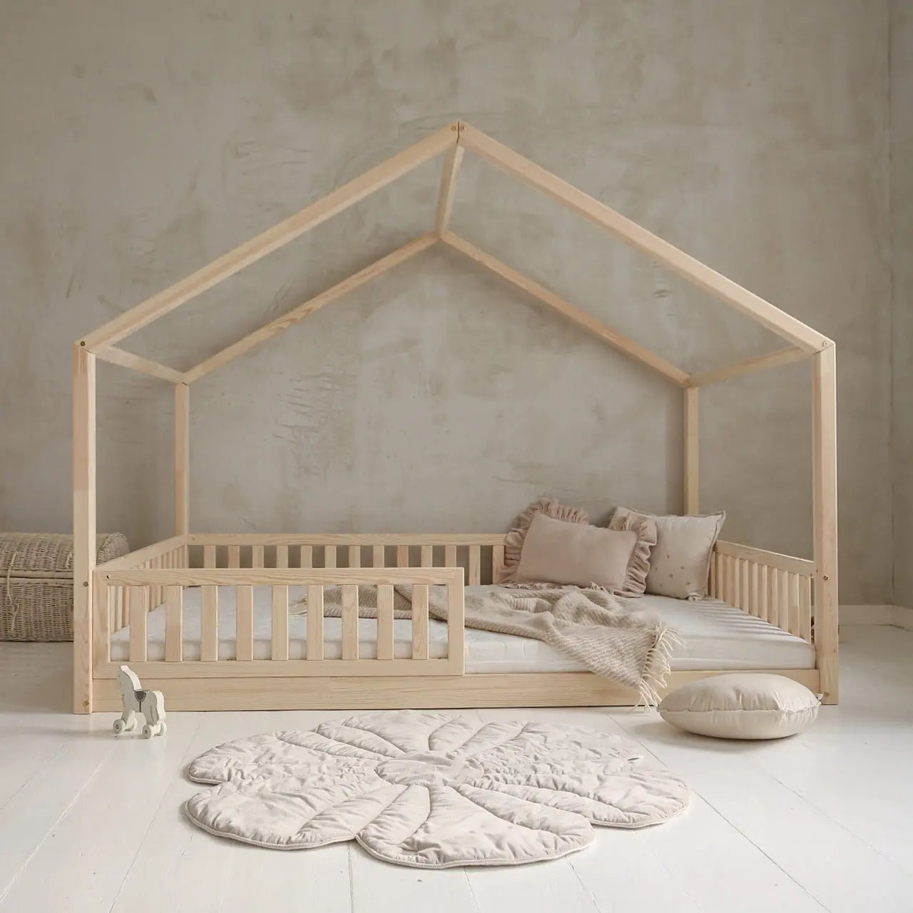 Montessori Bedhuisje Nicolai - bopien.nl