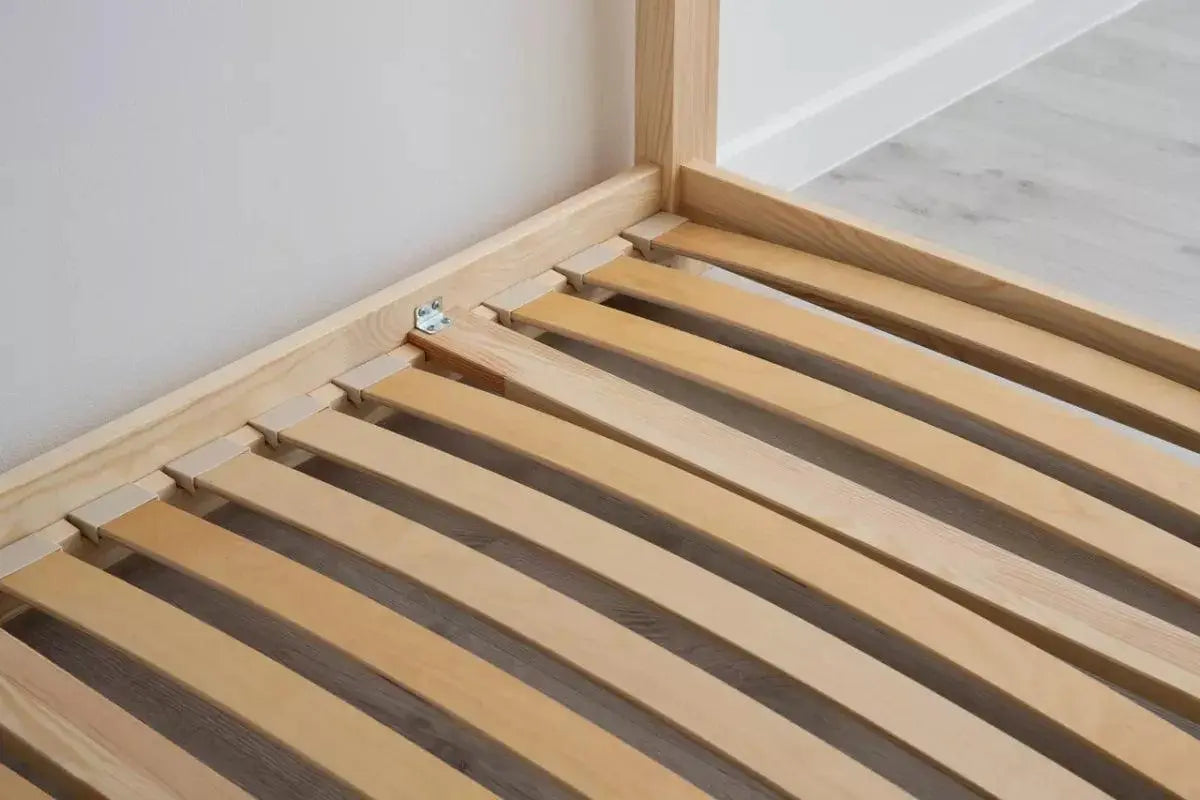 Stapelbed Mika ( schuine trap lange zijde) - bopien.nl